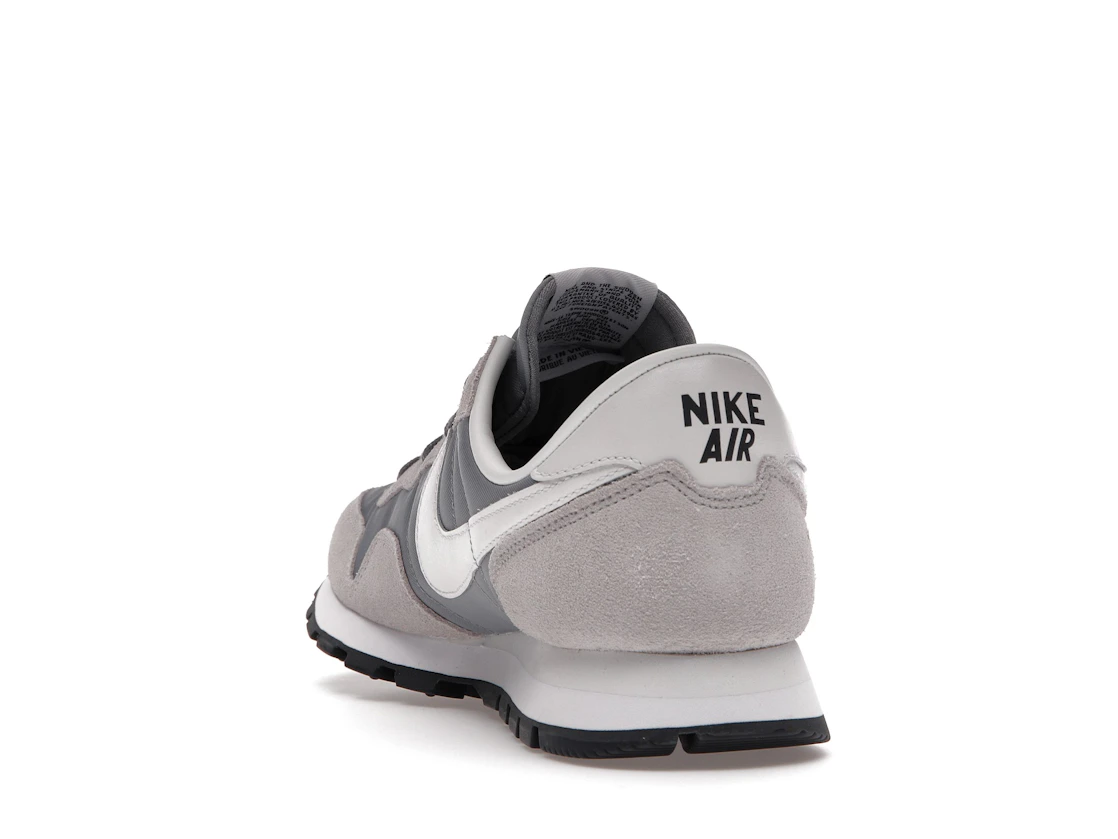 Vue 26 de Nike Air Pegasus 83 Grey Fog