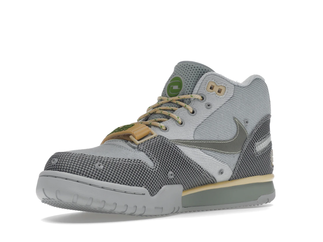 Vue 15 de Nike Air Trainer 1 SP Travis Scott Grey Haze