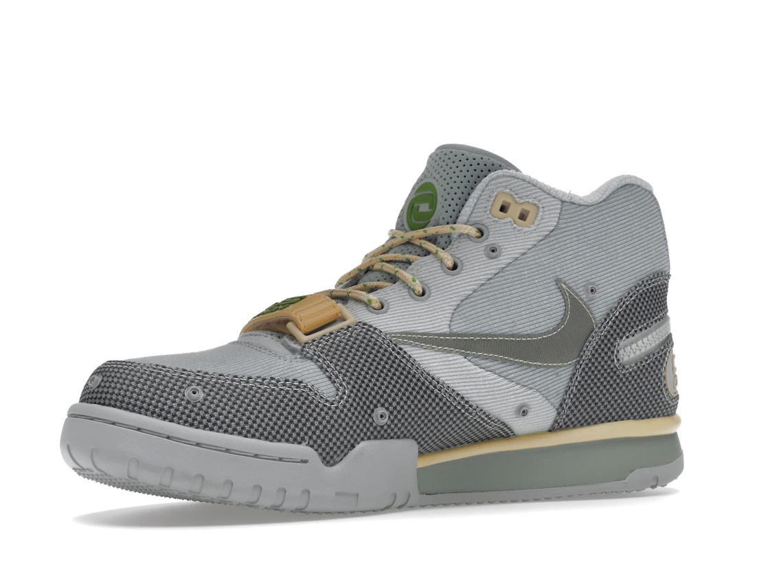 Vue 16 de Nike Air Trainer 1 SP Travis Scott Grey Haze