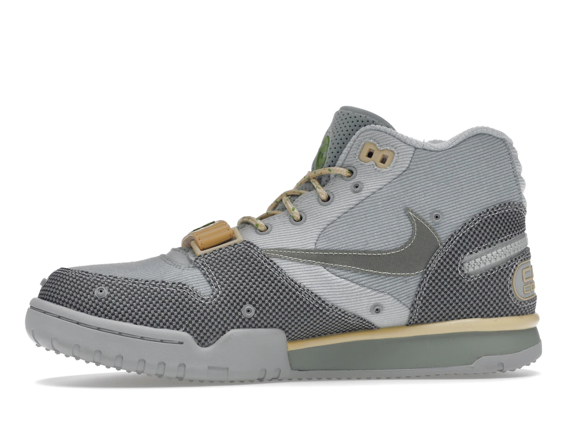 Vue 18 de Nike Air Trainer 1 SP Travis Scott Grey Haze