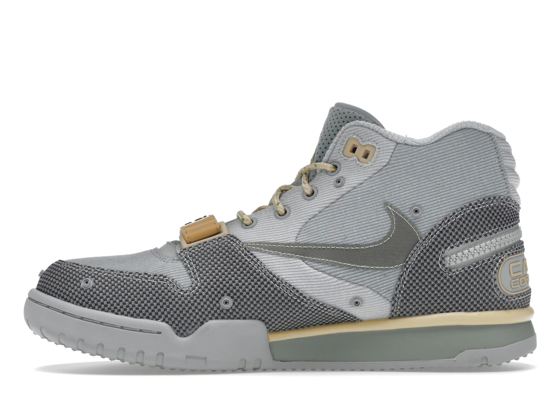 Vue 19 de Nike Air Trainer 1 SP Travis Scott Grey Haze