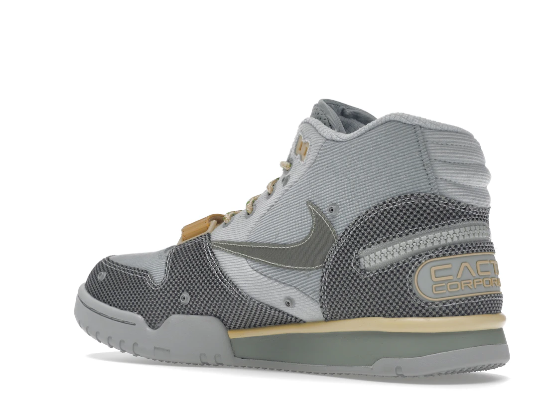 Vue 23 de Nike Air Trainer 1 SP Travis Scott Grey Haze