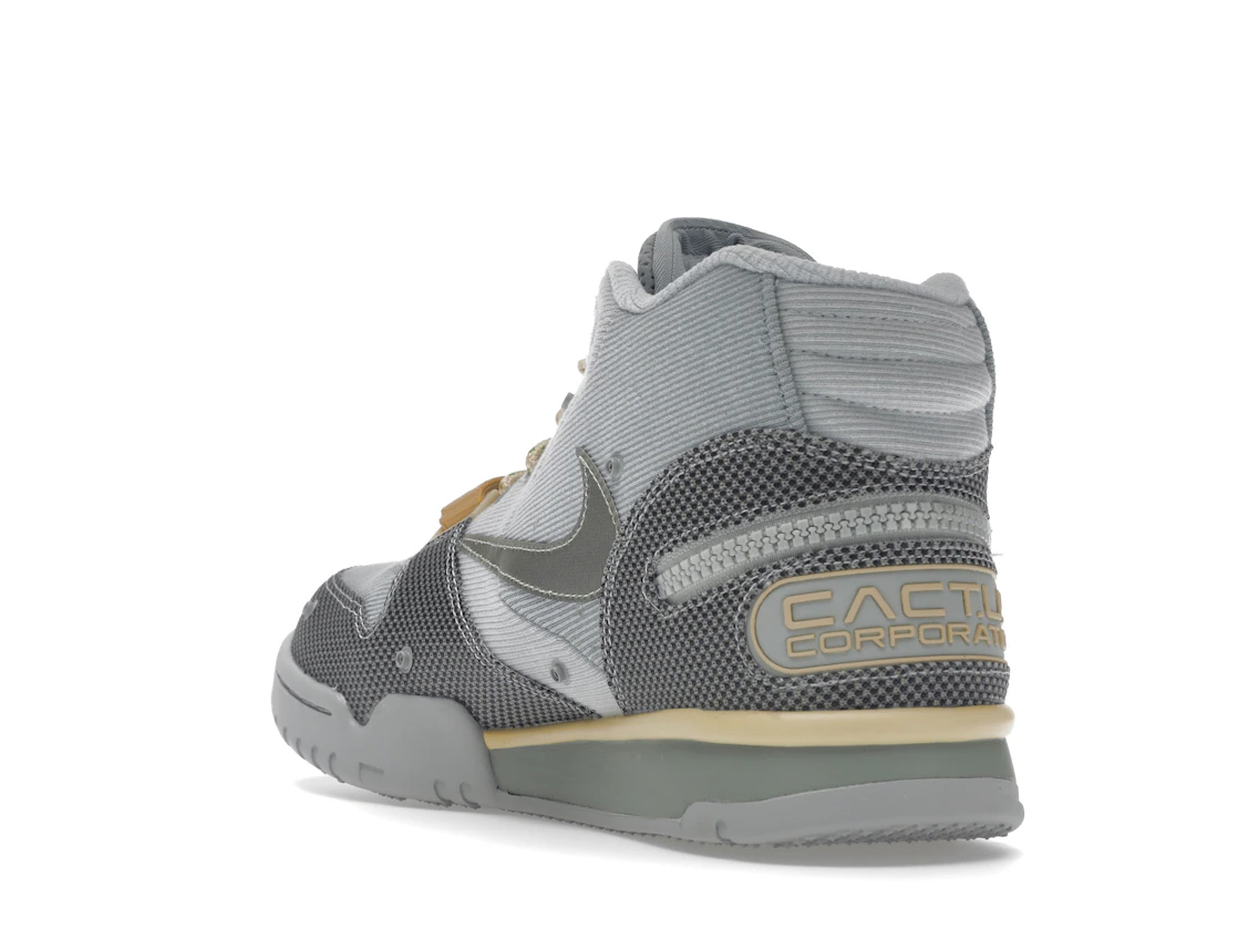 Vue 25 de Nike Air Trainer 1 SP Travis Scott Grey Haze