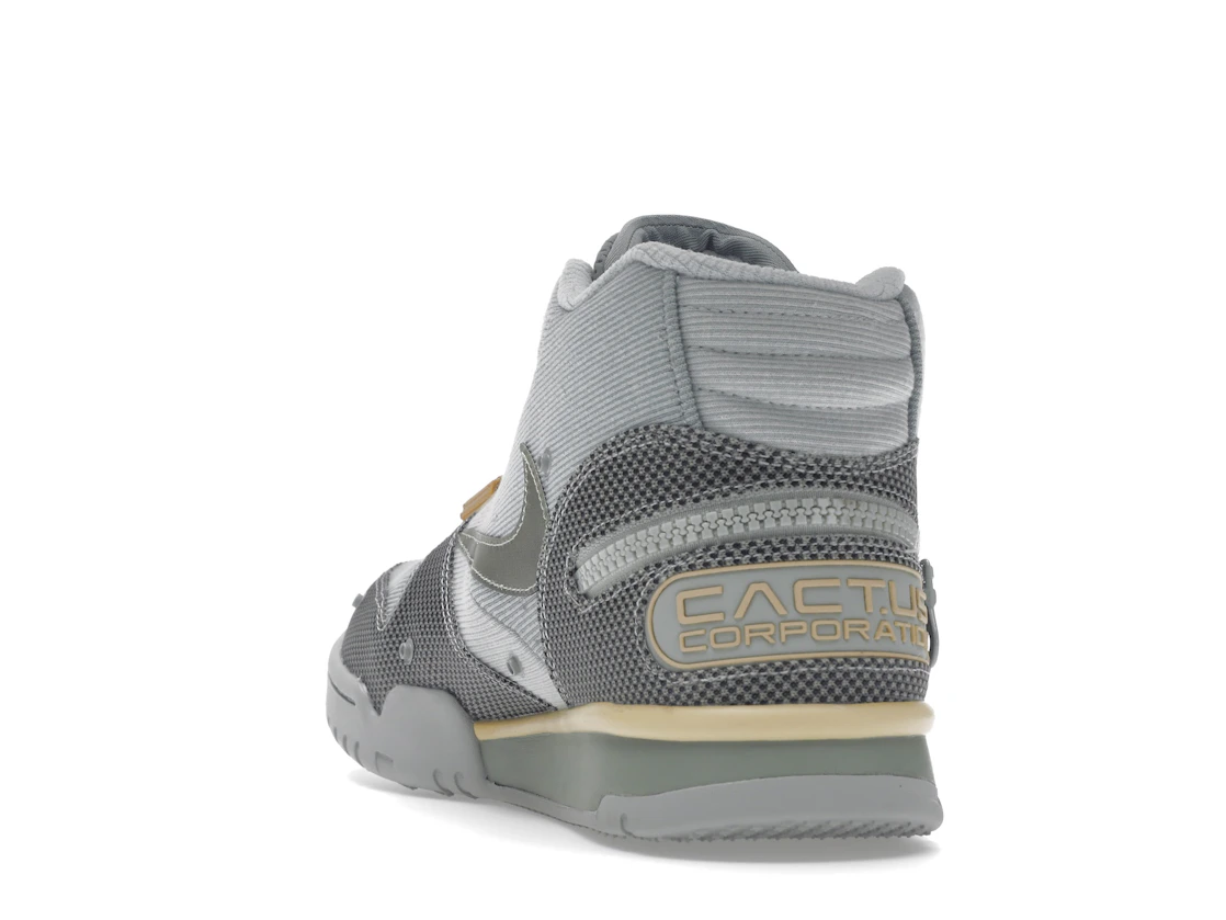 Vue 26 de Nike Air Trainer 1 SP Travis Scott Grey Haze