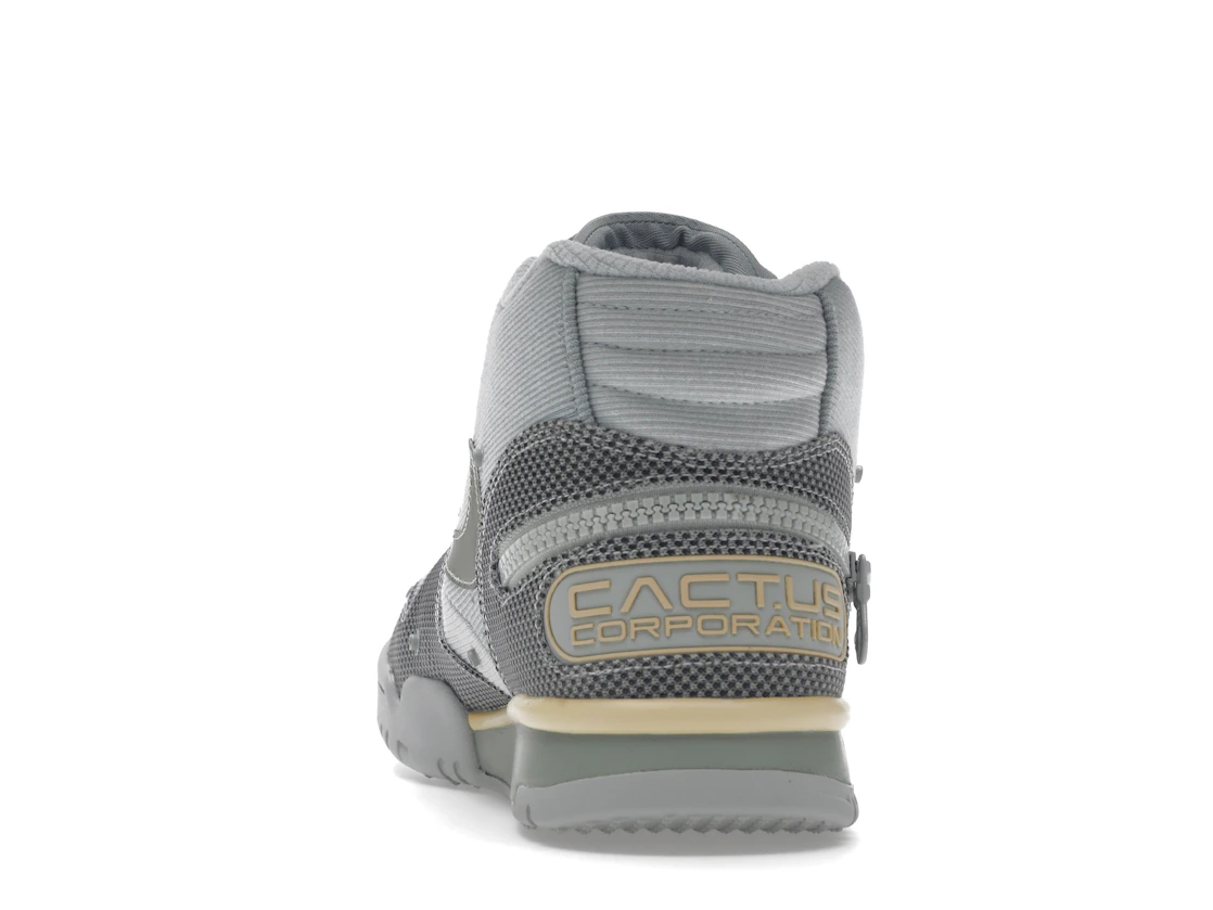 Vue 27 de Nike Air Trainer 1 SP Travis Scott Grey Haze