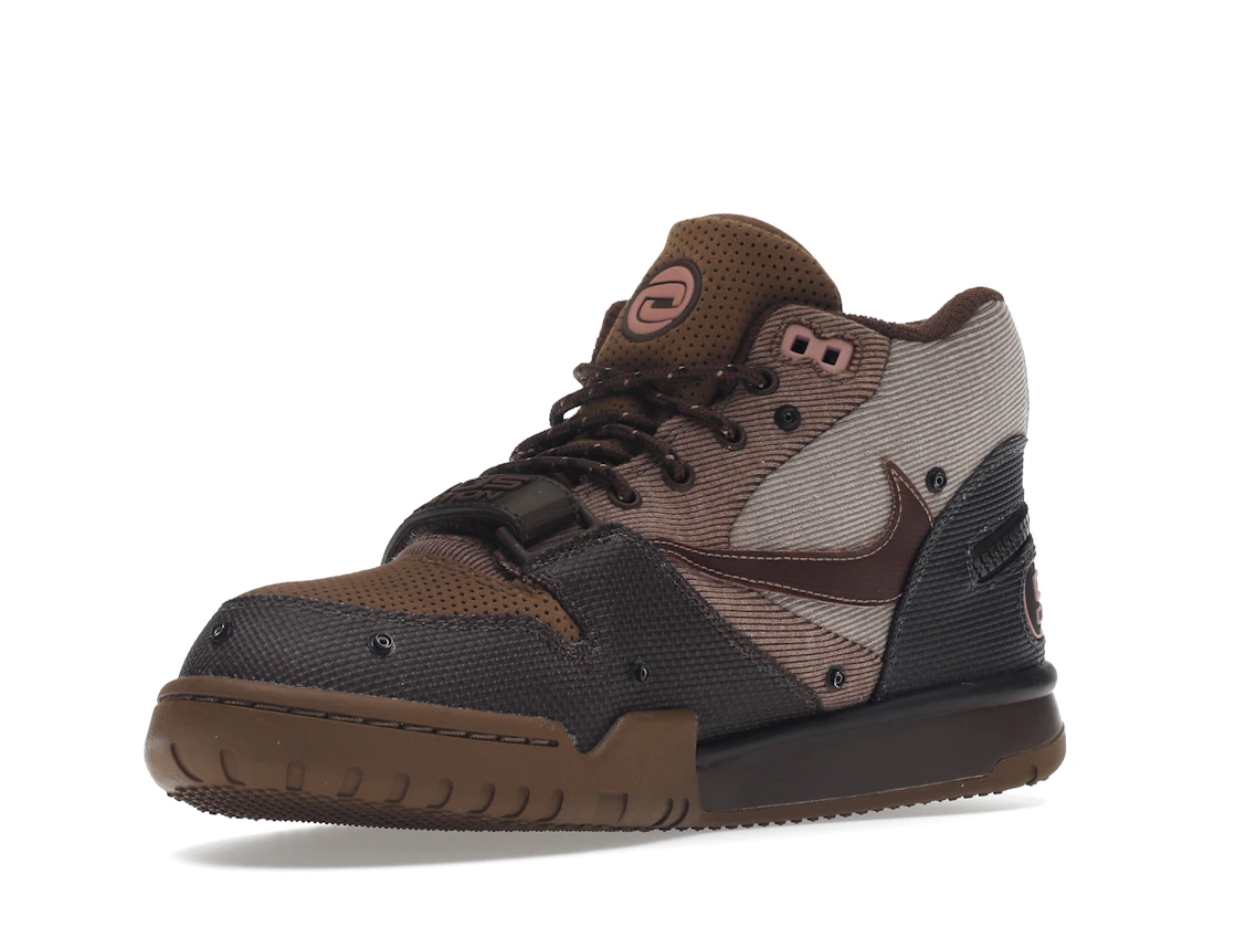 Vue 15 de Nike Air Trainer 1 SP Travis Scott Wheat