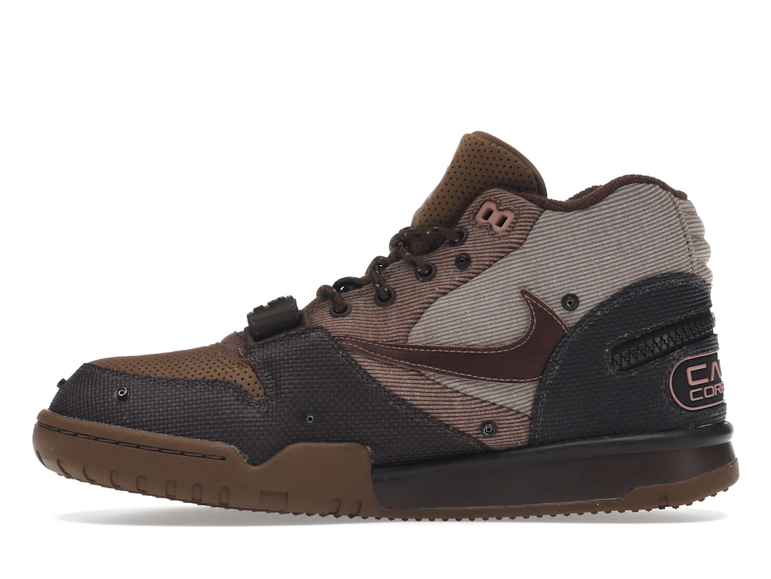 Vue 19 de Nike Air Trainer 1 SP Travis Scott Wheat