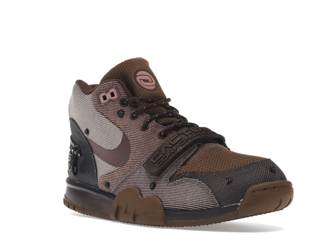 Vue 6 de Nike Air Trainer 1 SP Travis Scott Wheat