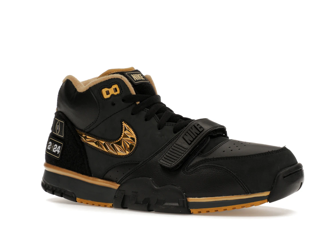 Vue 4 de Nike Air Trainer 1 College Football Playoffs Pack Black