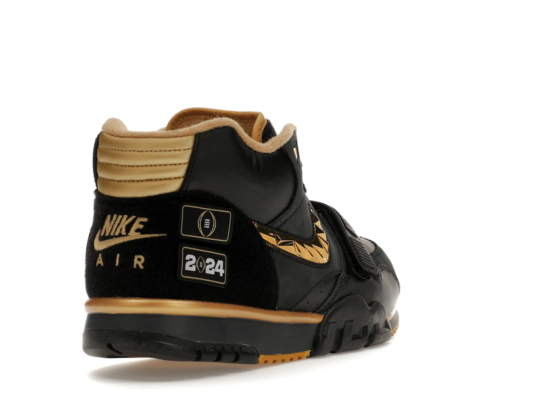 Vue 31 de Nike Air Trainer 1 College Football Playoffs Pack Black