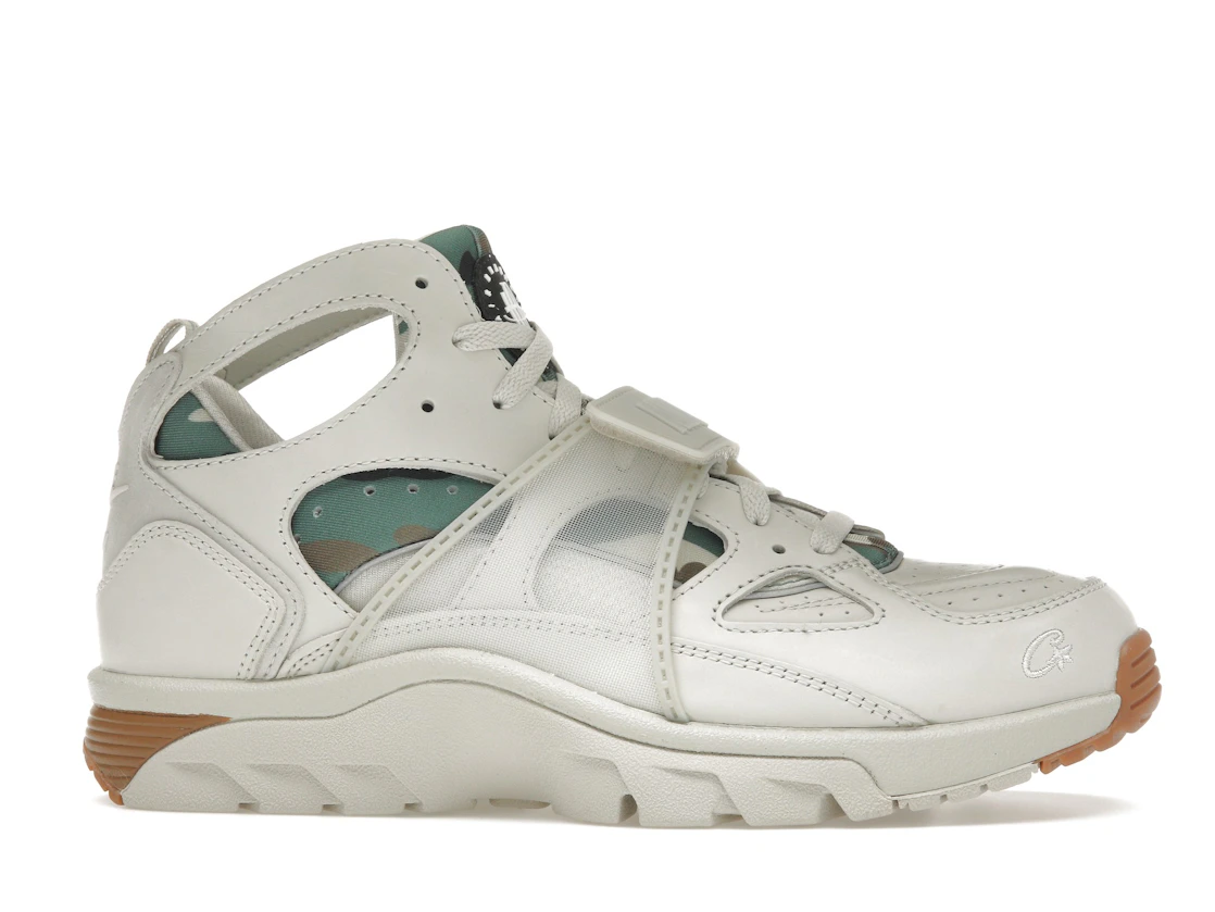 Vue 2 de Nike Air Trainer Huarache Corteiz Light Bone