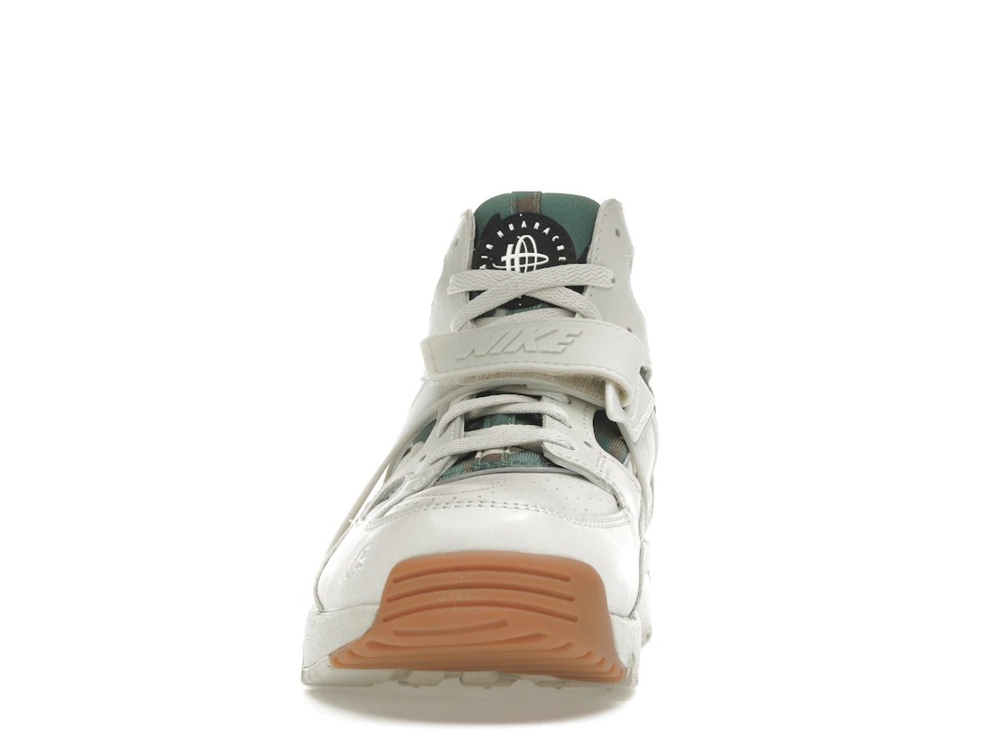 Vue 11 de Nike Air Trainer Huarache Corteiz Light Bone