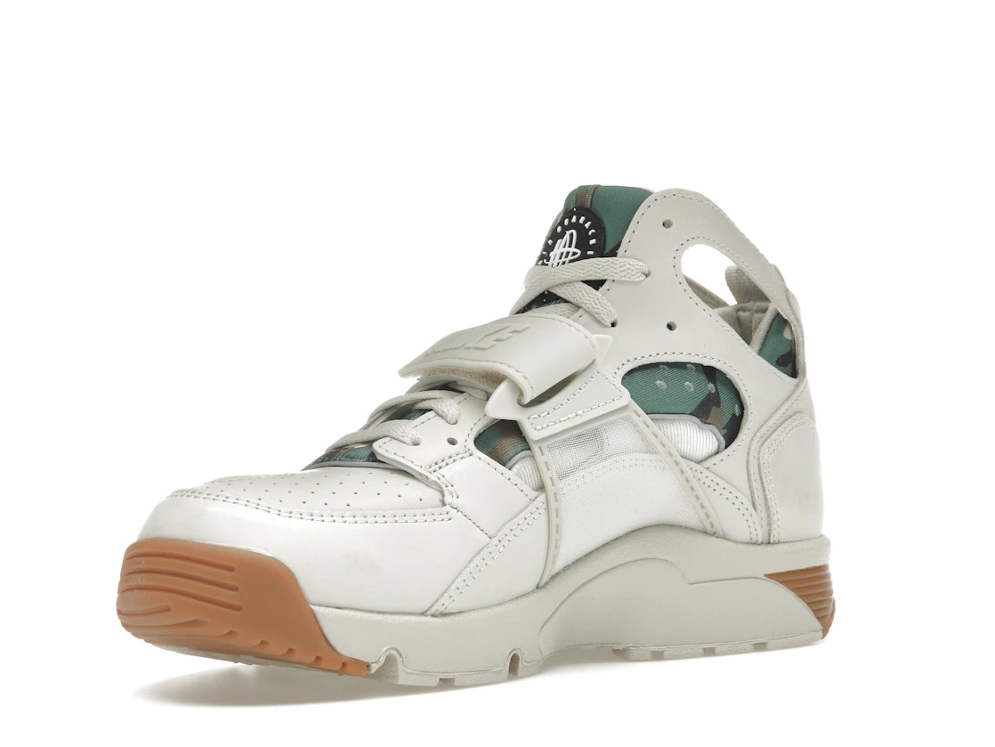 Vue 15 de Nike Air Trainer Huarache Corteiz Light Bone