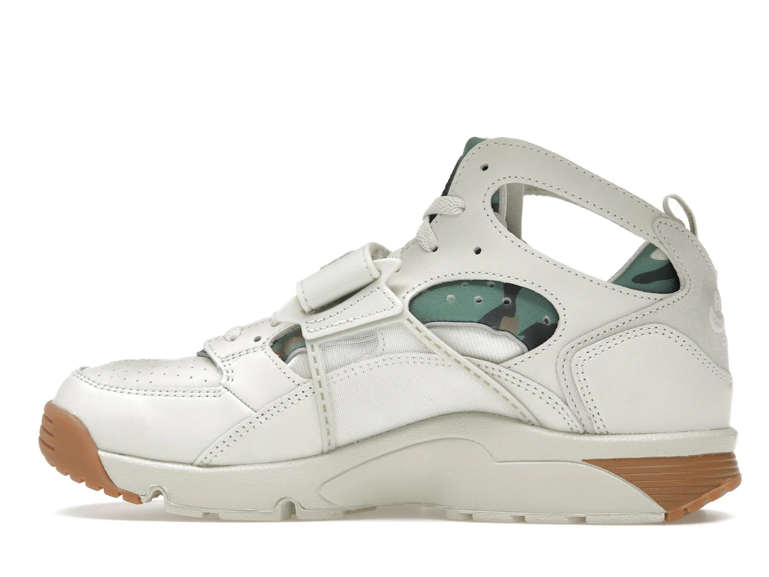 Vue 20 de Nike Air Trainer Huarache Corteiz Light Bone