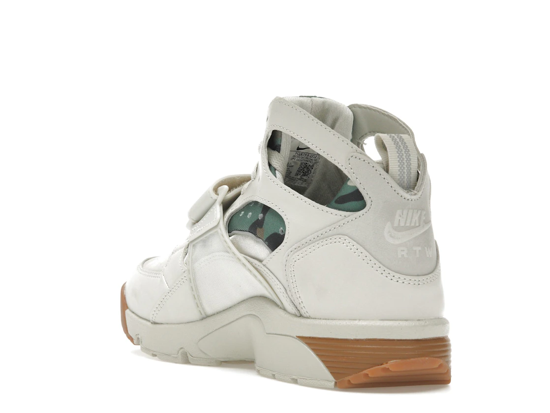 Vue 25 de Nike Air Trainer Huarache Corteiz Light Bone