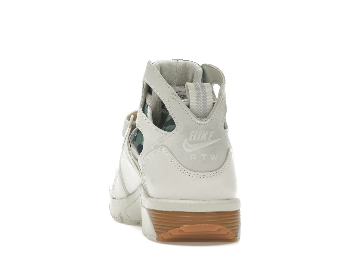 Vue 27 de Nike Air Trainer Huarache Corteiz Light Bone