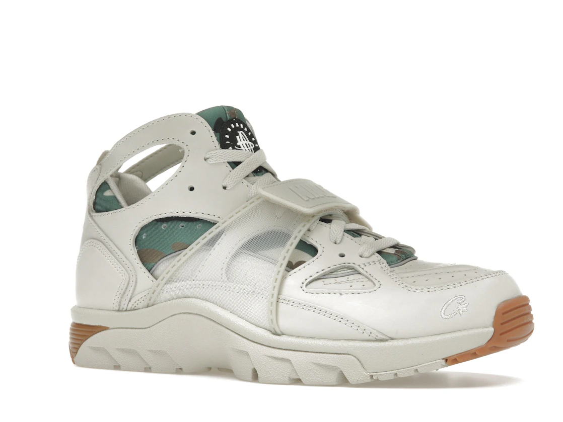 Vue 4 de Nike Air Trainer Huarache Corteiz Light Bone