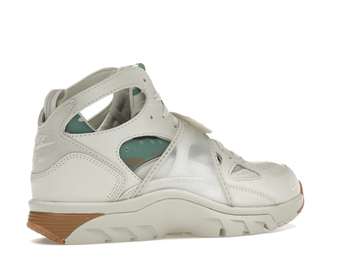 Vue 34 de Nike Air Trainer Huarache Corteiz Light Bone