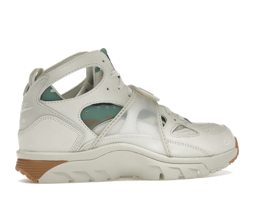 Vue 35 de Nike Air Trainer Huarache Corteiz Light Bone
