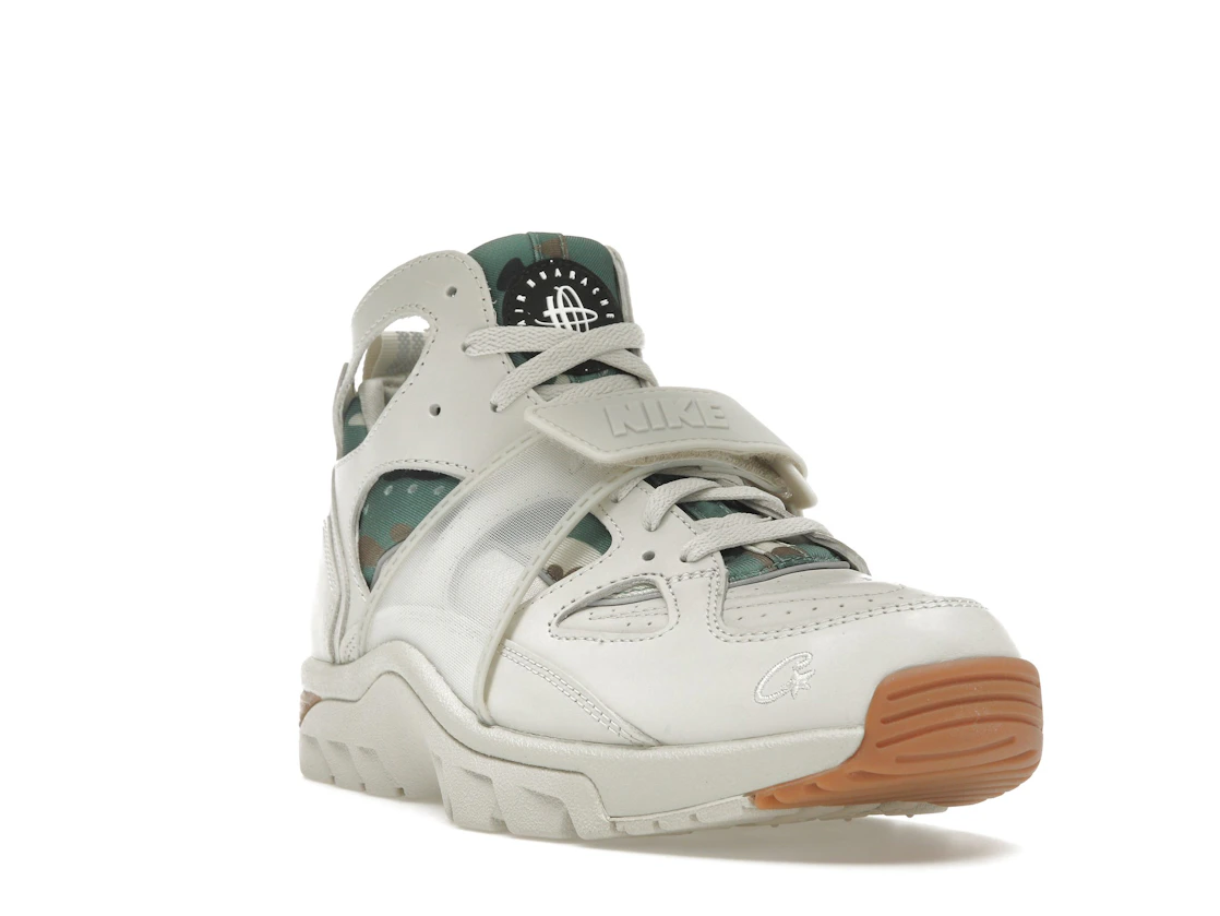 Vue 7 de Nike Air Trainer Huarache Corteiz Light Bone