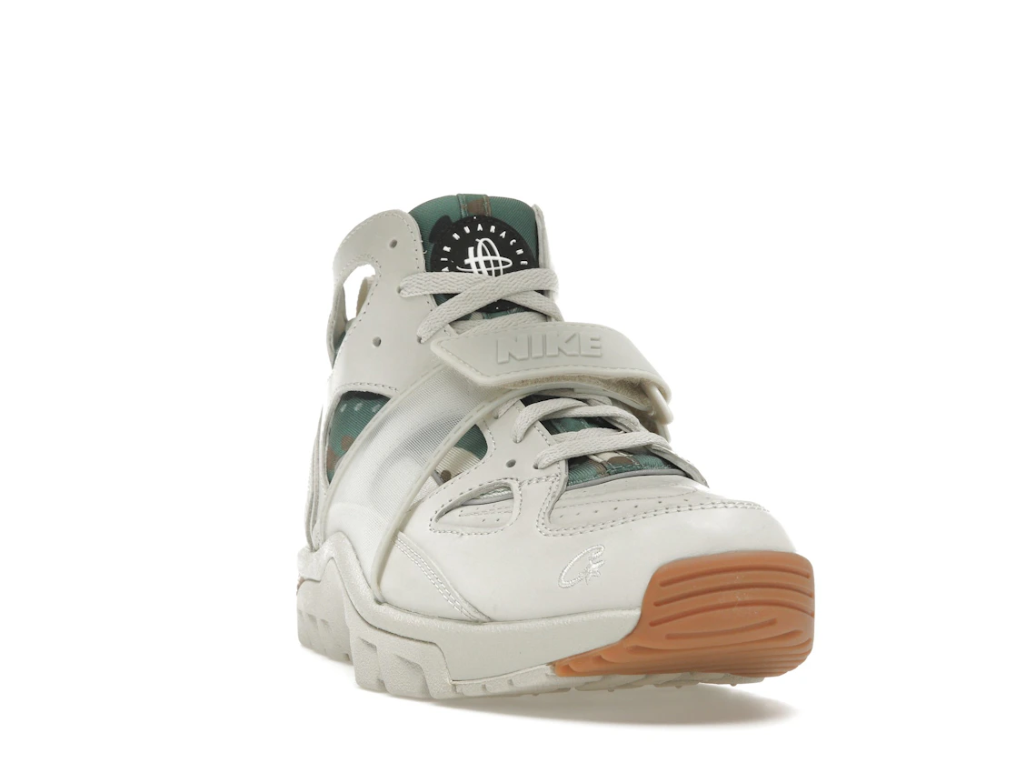Vue 8 de Nike Air Trainer Huarache Corteiz Light Bone