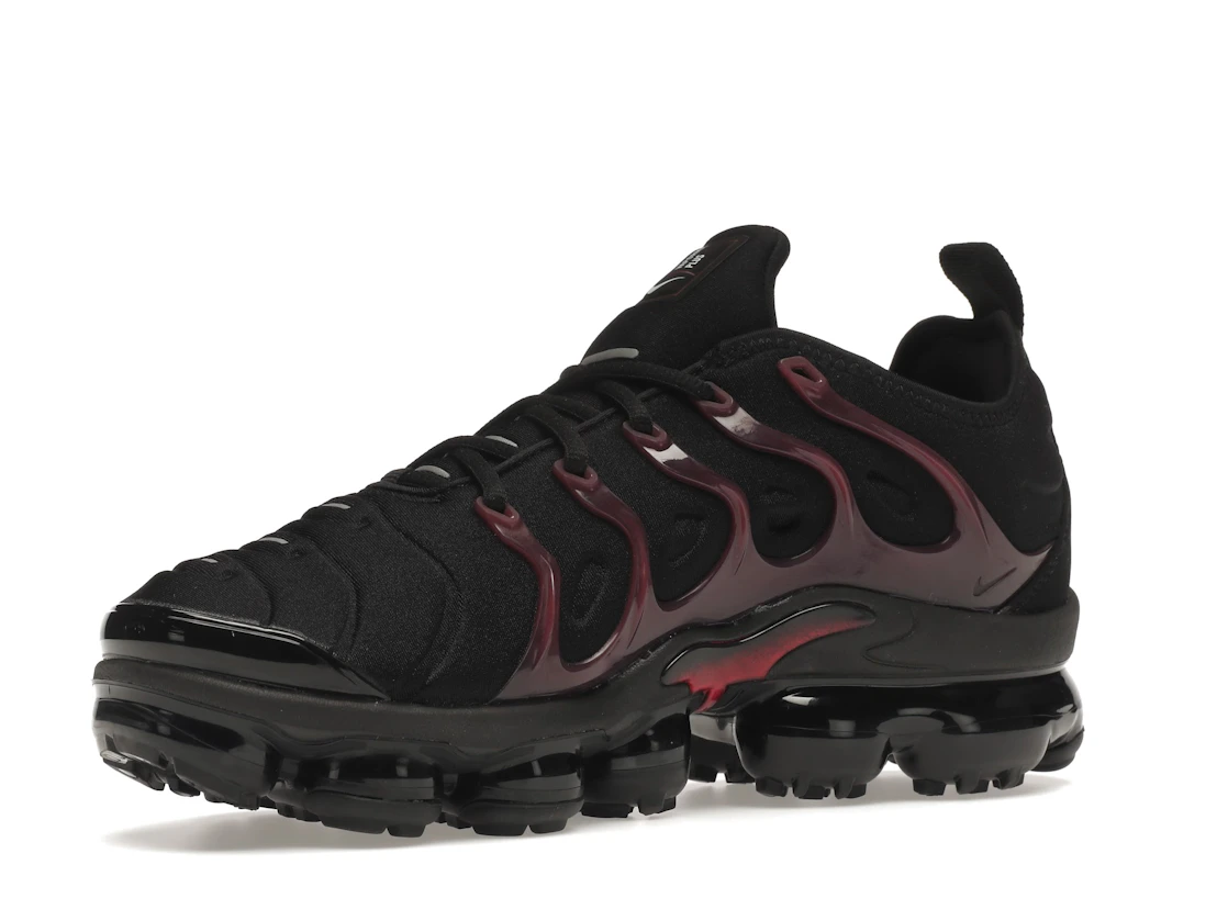 Vue 16 de Nike Air VaporMax Plus Black Noble Red