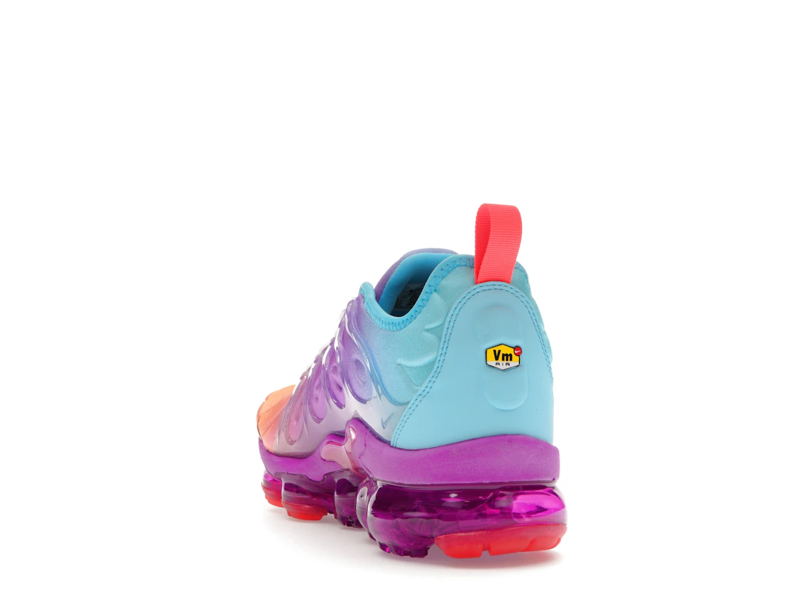 Vue 26 de Nike Air VaporMax Plus Fuchsia Dream Bright Crimson Gradient 