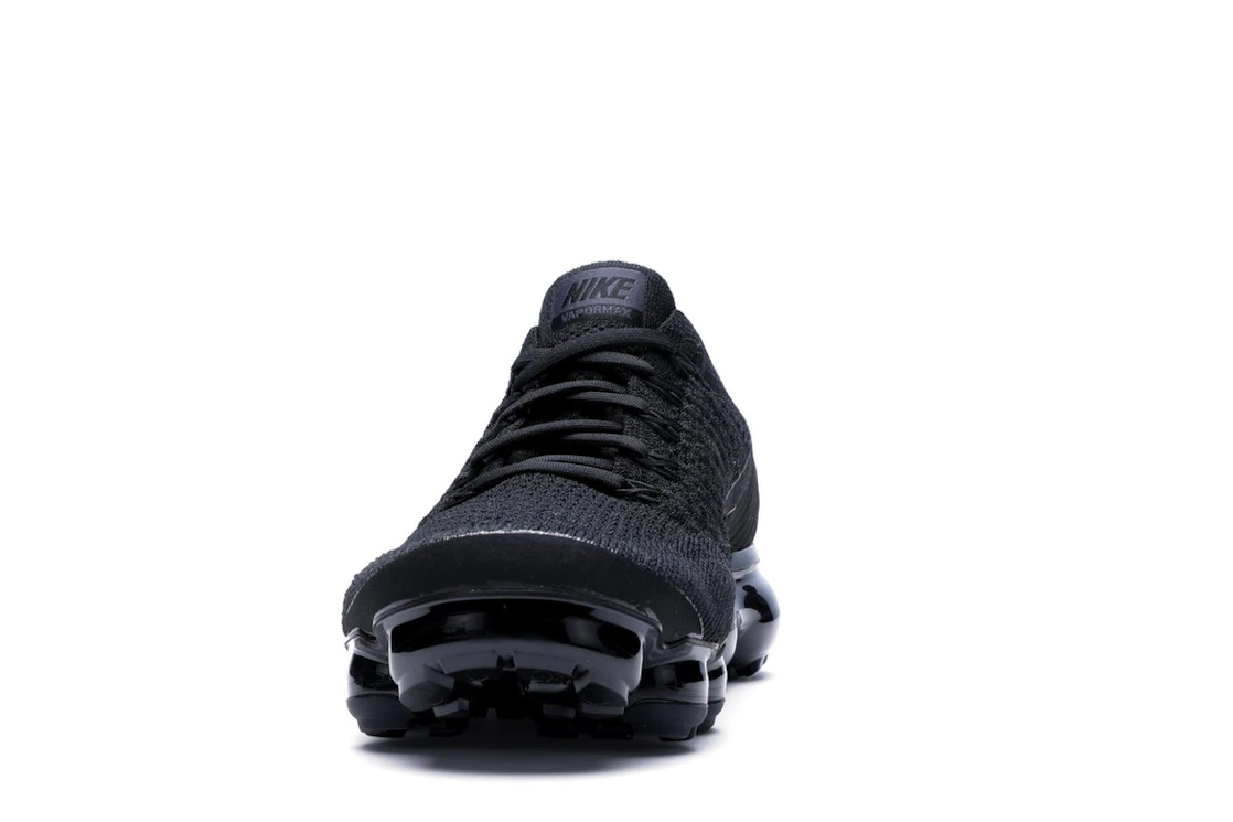 Vue 11 de Nike Air VaporMax Triple Black 2.0