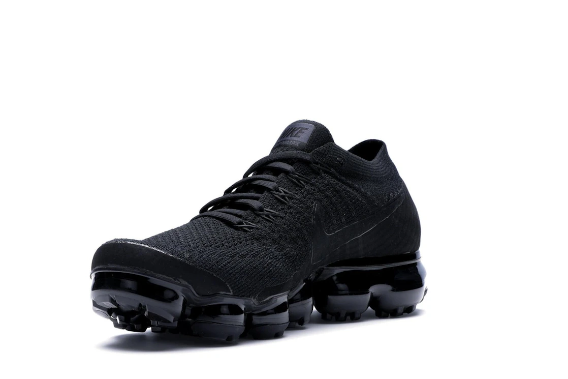 Vue 14 de Nike Air VaporMax Triple Black 2.0