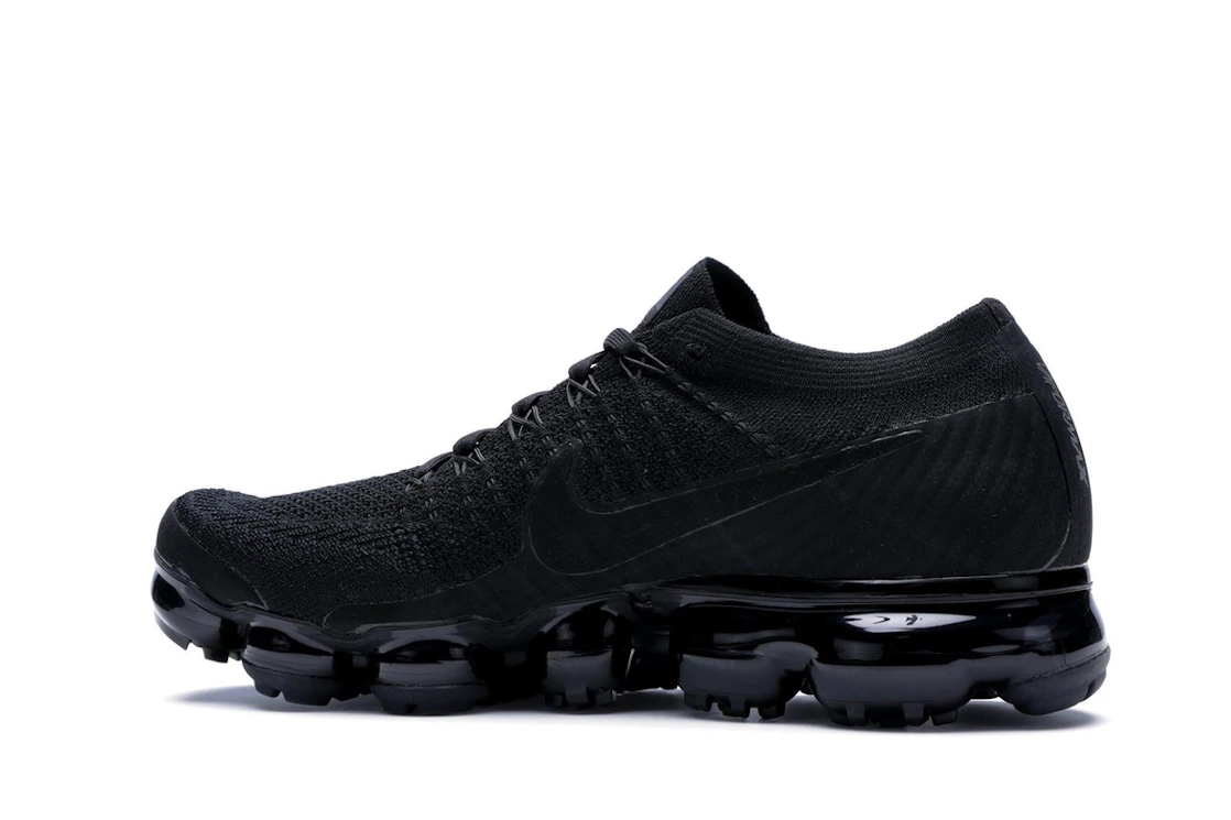 Vue 21 de Nike Air VaporMax Triple Black 2.0
