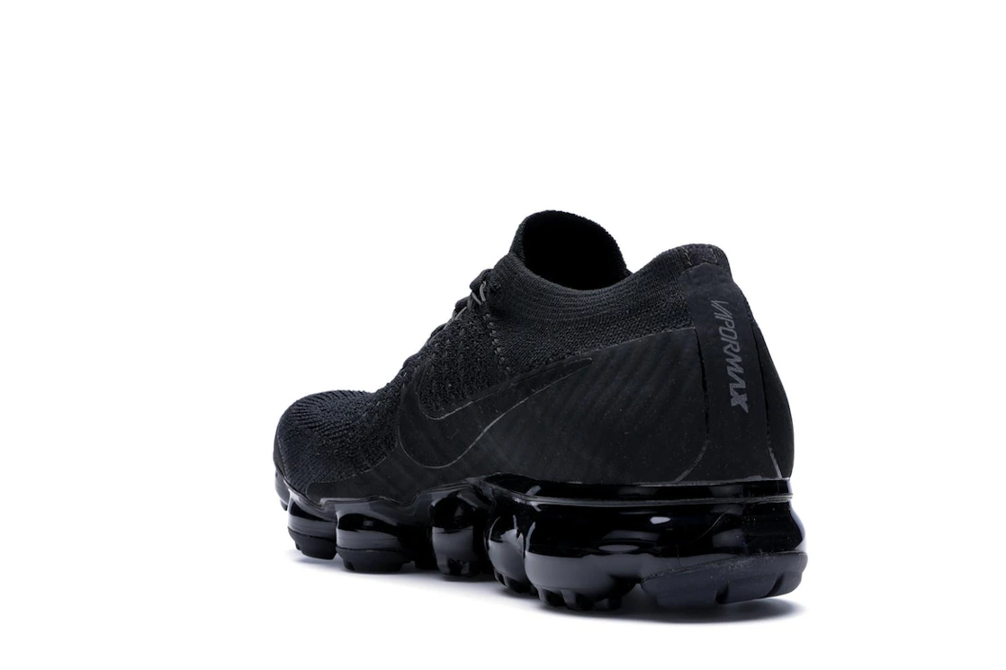 Vue 25 de Nike Air VaporMax Triple Black 2.0