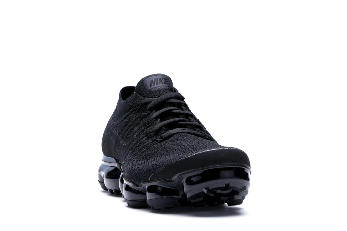 Vue 8 de Nike Air VaporMax Triple Black 2.0