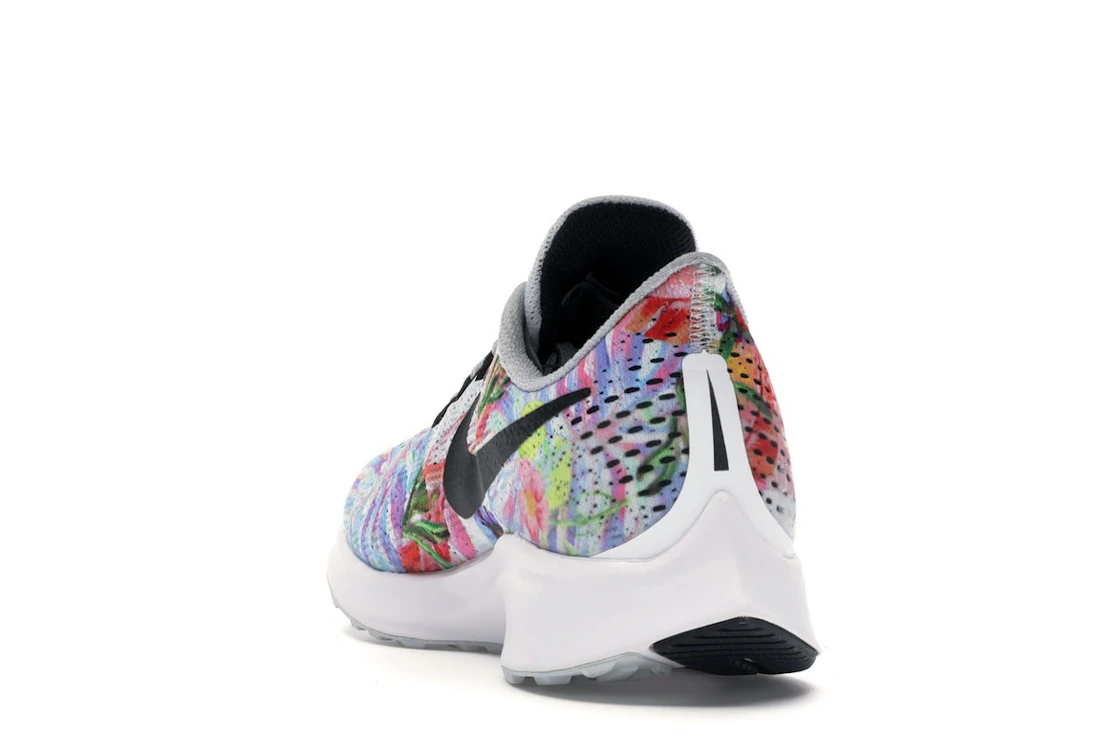 Vue 26 de Nike Air Zoom Pegasus 35 White Floral 