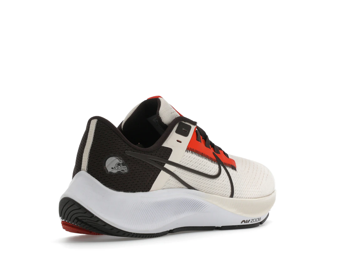 Vue 32 de Nike Air Zoom Pegasus 38 Cleveland Browns
