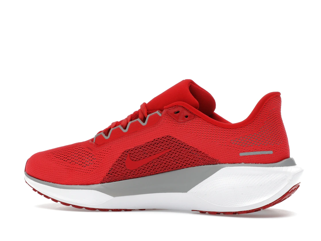 Vue 21 de Nike Air Zoom Pegasus 41 Ohio State