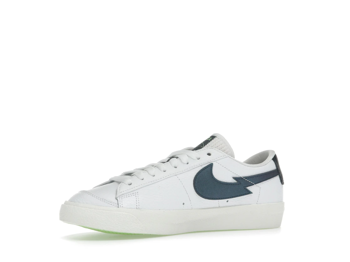 Vue 16 de Nike Blazer Low 77 Split Swoosh Aquamarine (GS)