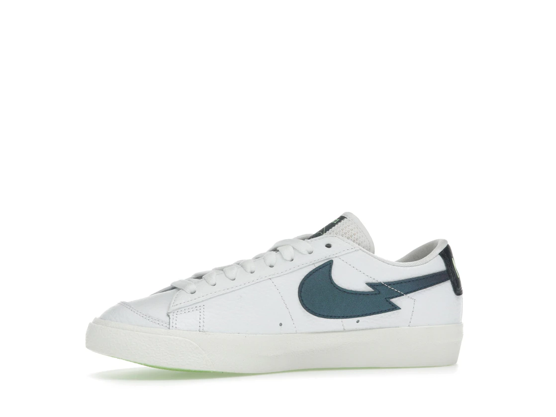 Vue 17 de Nike Blazer Low 77 Split Swoosh Aquamarine (GS)