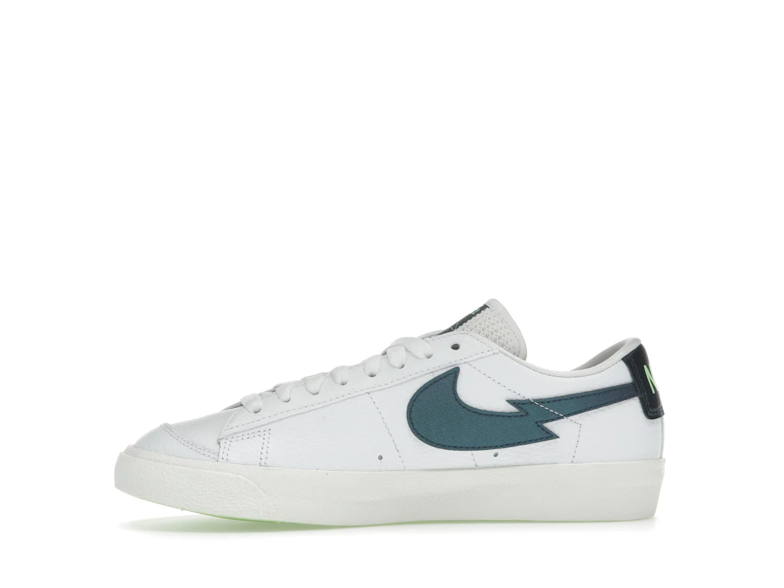 Vue 18 de Nike Blazer Low 77 Split Swoosh Aquamarine (GS)
