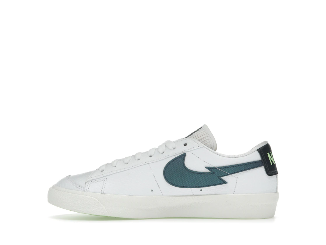 Vue 19 de Nike Blazer Low 77 Split Swoosh Aquamarine (GS)