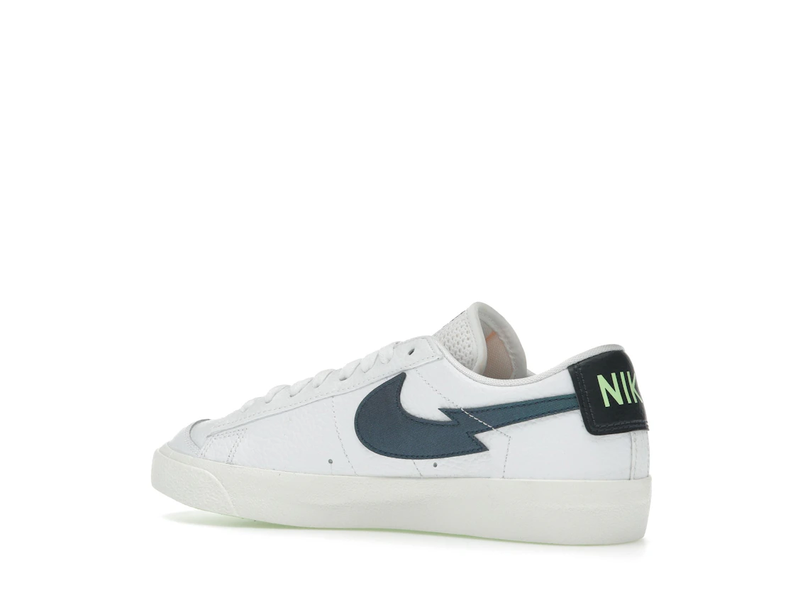 Vue 22 de Nike Blazer Low 77 Split Swoosh Aquamarine (GS)