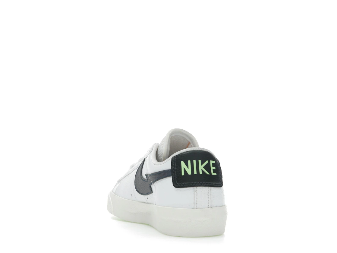 Vue 26 de Nike Blazer Low 77 Split Swoosh Aquamarine (GS)