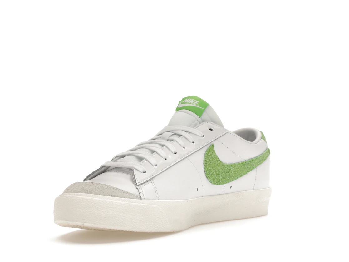 Vue 14 de Nike Blazer Low Soccer