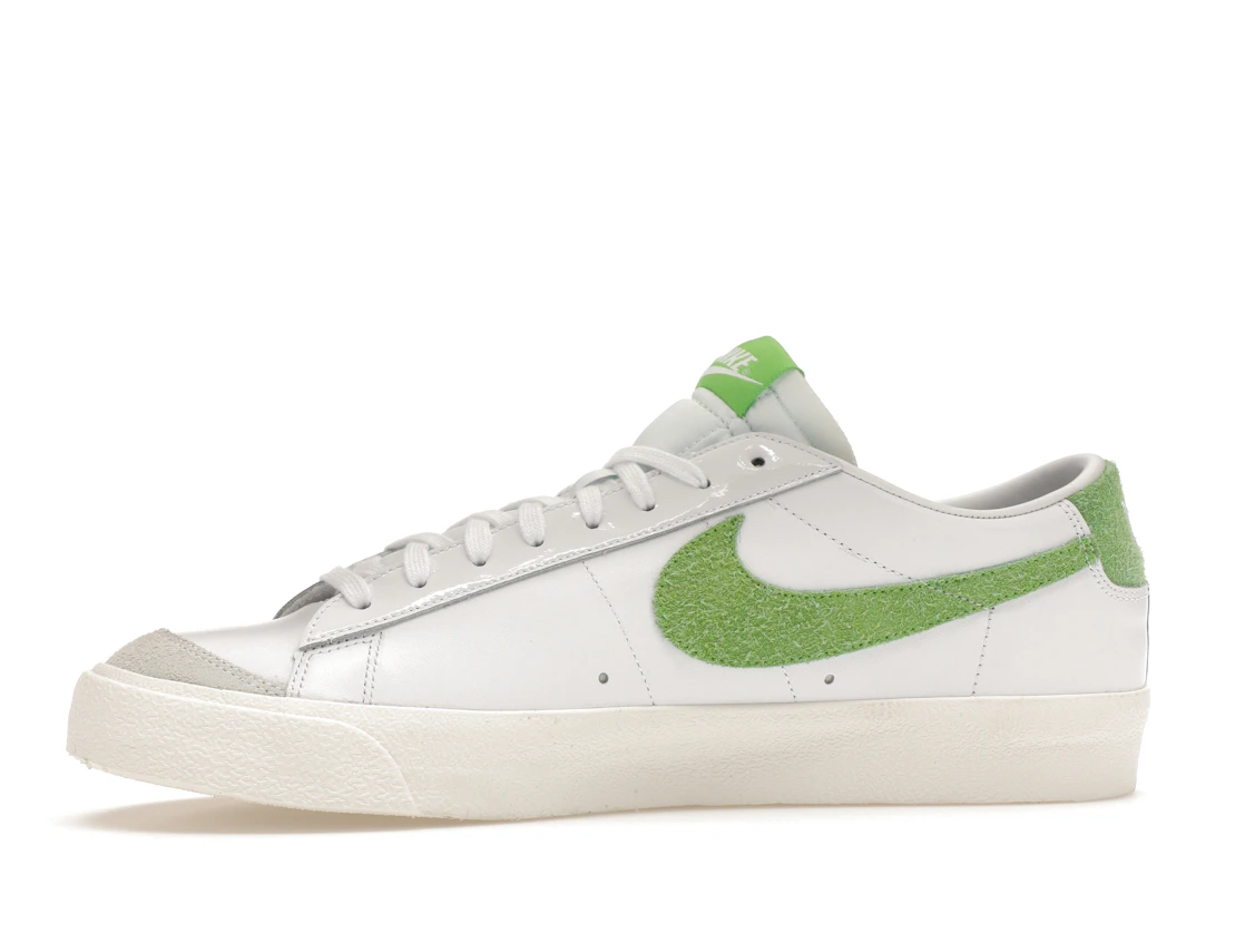 Vue 18 de Nike Blazer Low Soccer