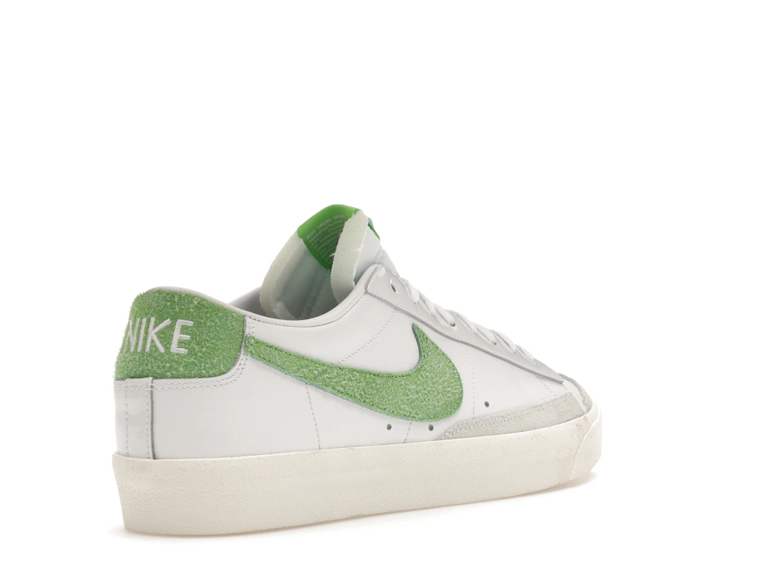 Vue 32 de Nike Blazer Low Soccer