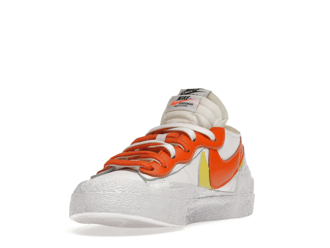 Vue 13 de Nike Blazer Low sacai White Magma Orange