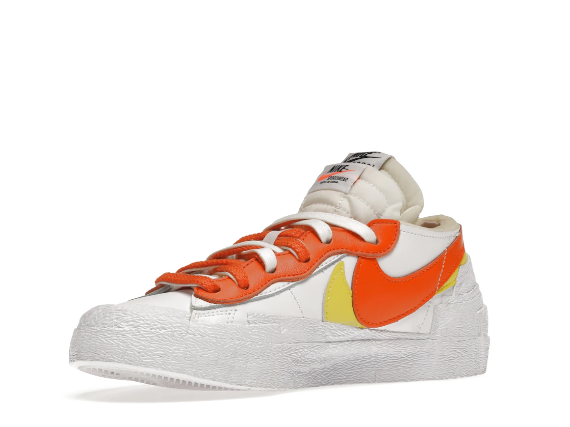 Vue 15 de Nike Blazer Low sacai White Magma Orange