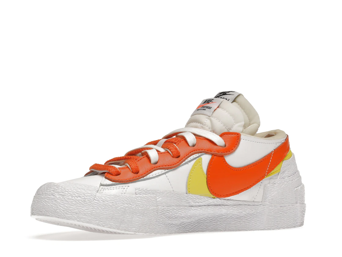Vue 16 de Nike Blazer Low sacai White Magma Orange