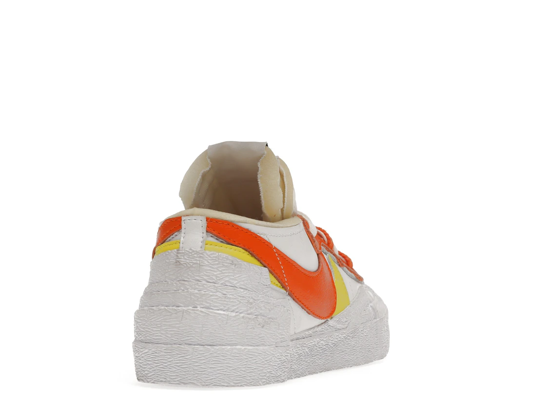 Vue 30 de Nike Blazer Low sacai White Magma Orange