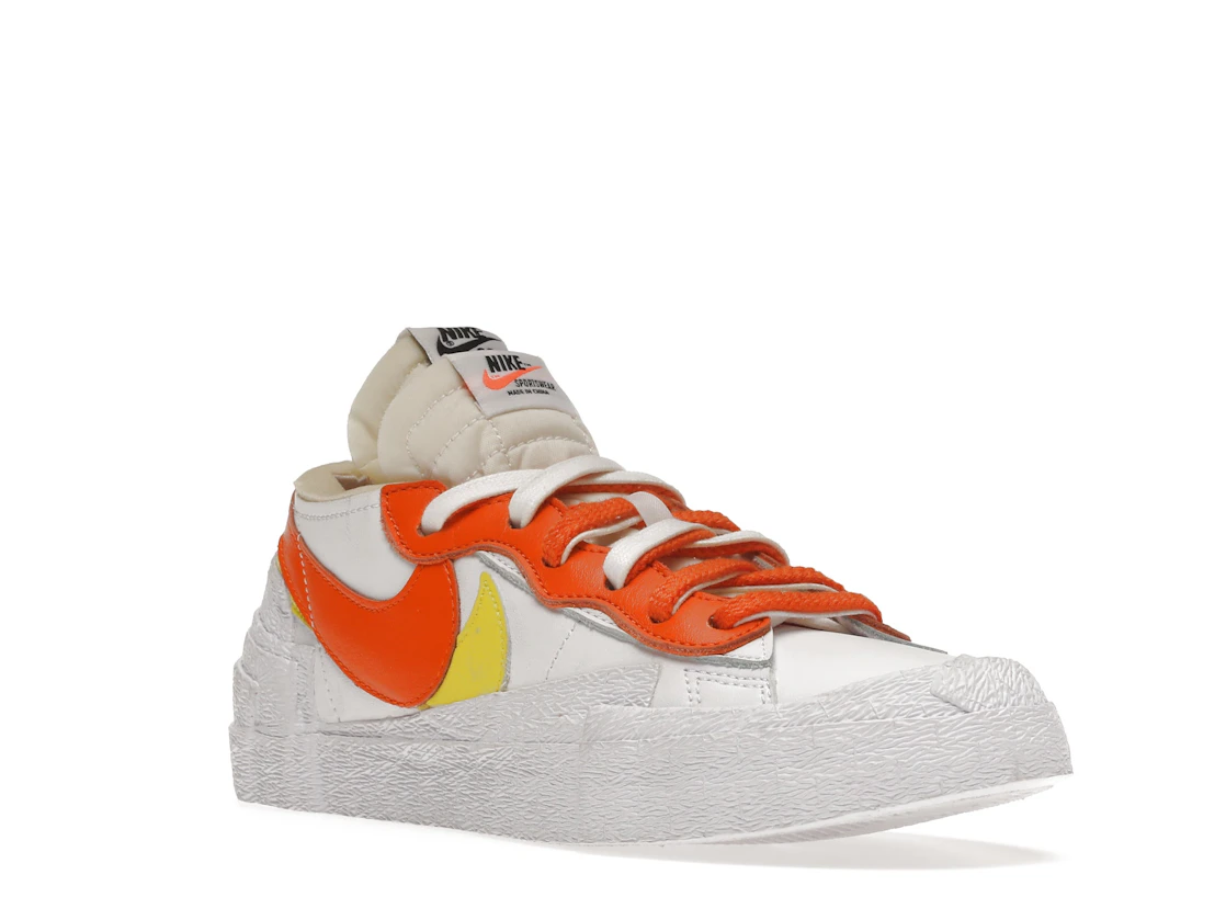 Vue 6 de Nike Blazer Low sacai White Magma Orange