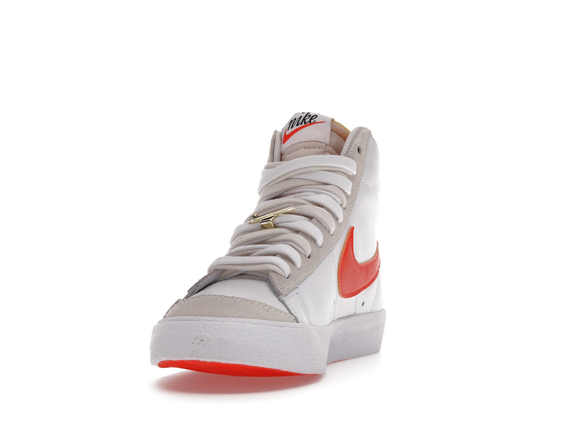 Vue 12 de Nike Blazer Mid 77 SE First Use White 